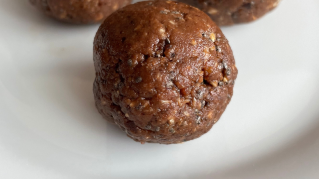 chocolate date energy balls