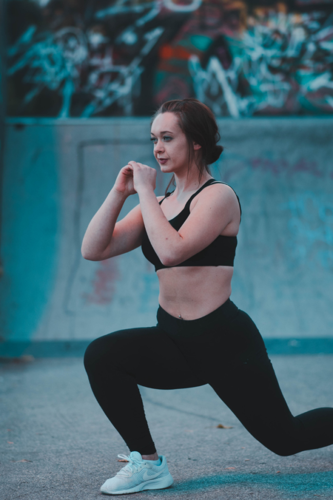 woman doing lunges