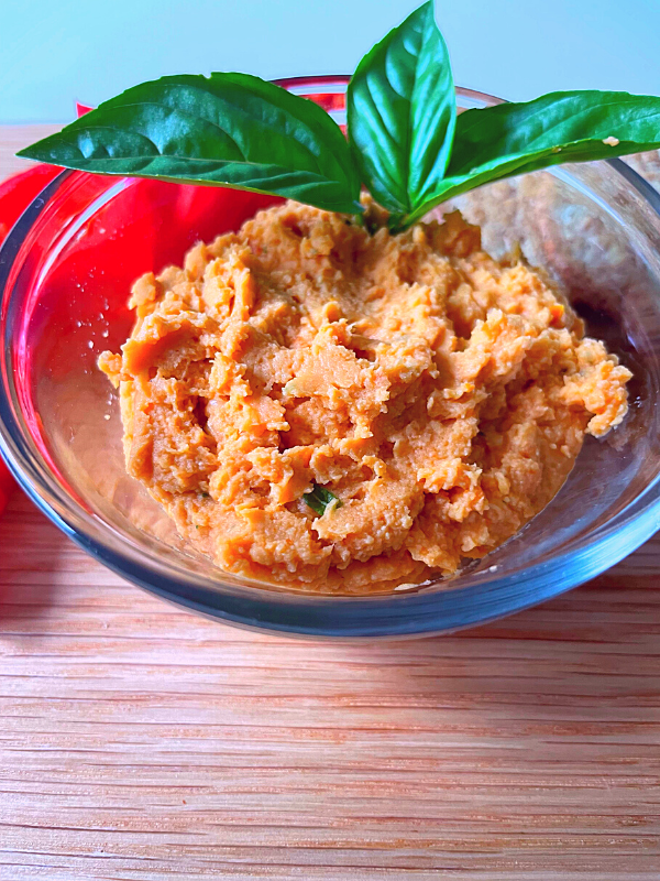 sun-dried tomato basil hummus